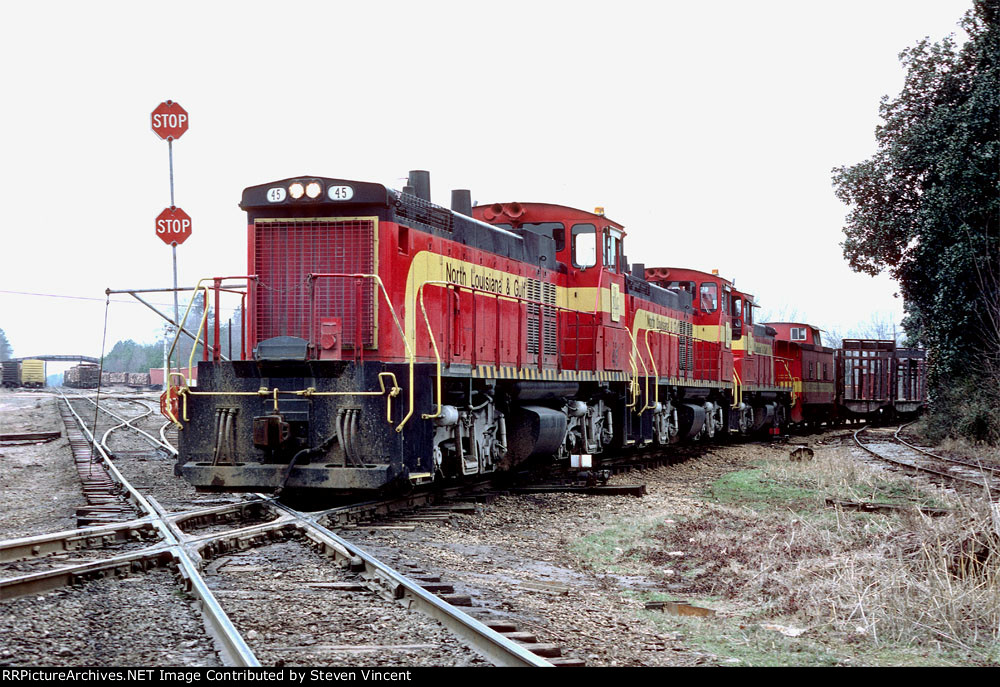 North Louisiana & Gulf MP15DC's #45, #43, #42 switch across the ICG main.